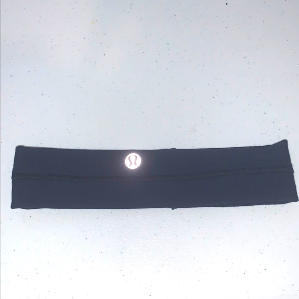 Lululemon Flyaway Tamer Headband